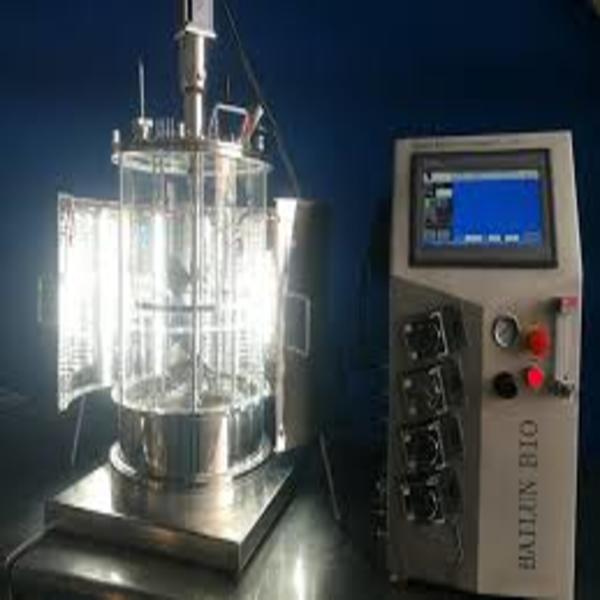 Лабораторен фотобиореактор със стъклен съд с тотален обем 3 литра.Модел BLBIO-3GCL.